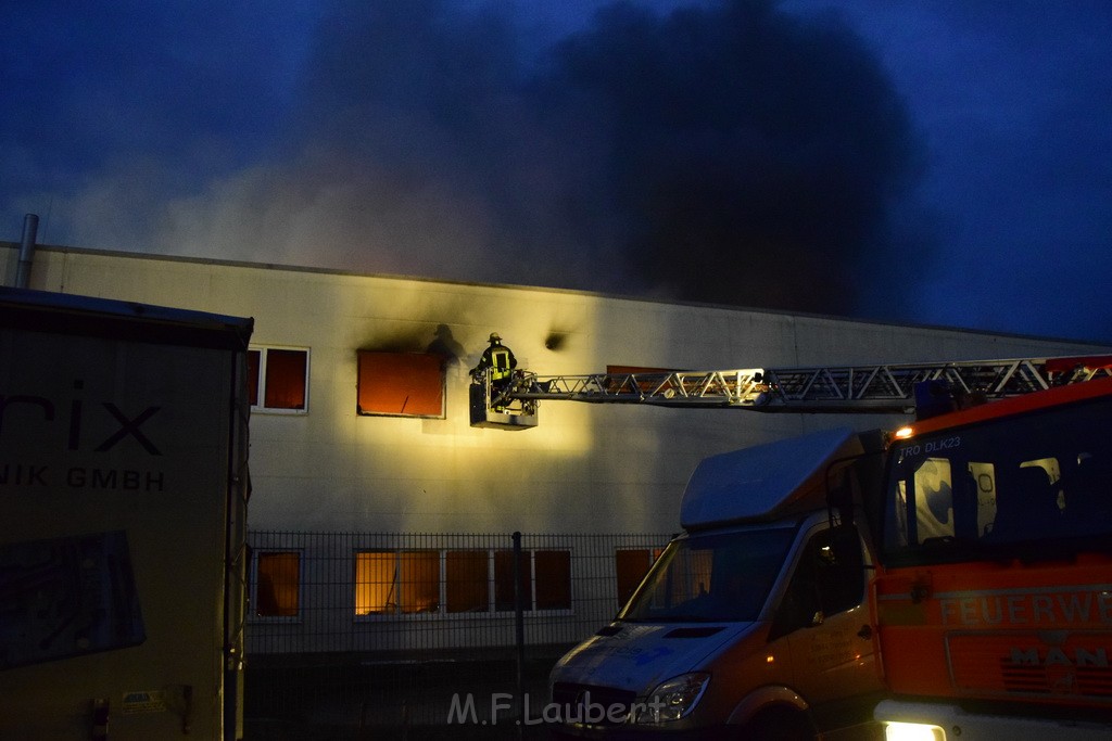Grossbrand Halle Troisdorf Kriegsdorf Junkersring P435.JPG - Miklos Laubert